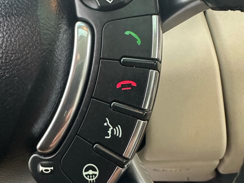 Used 2011 Land Rover Range Rover HSE LUX image 36