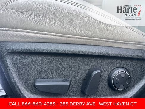 Used 2023 Genesis G70 2.0T image 37