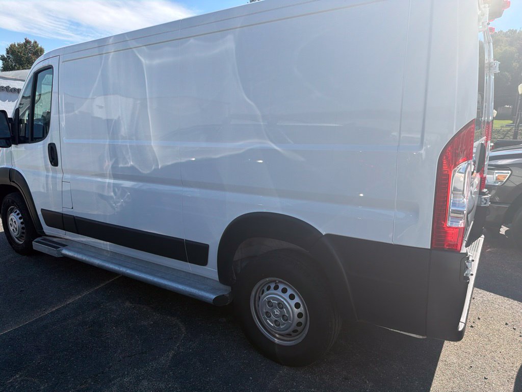 Used 2025 RAM ProMaster 2500 w/ U-Haul Equipment Group FWD image 4
