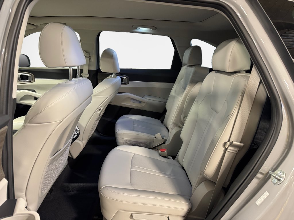 Certified 2023 Kia Sorento X-Line EX AWD/4WD image 24