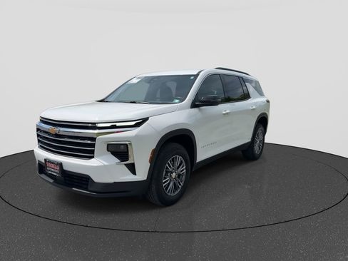 Used 2026 Chevrolet Traverse LT AWD/4WD image 4