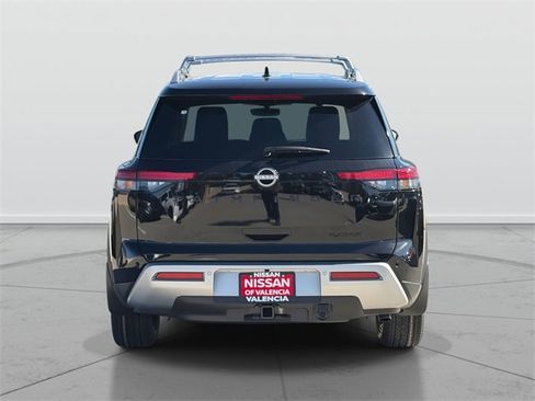 New 2025 Nissan Pathfinder Platinum image 4