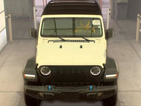 Used 2023 Jeep Wrangler Unlimited AWD/4WD image 3