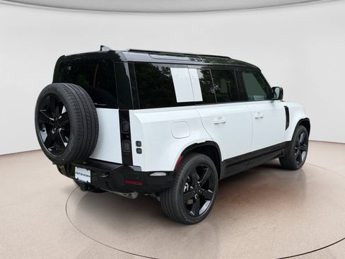 New 2026 Land Rover Defender 110 X-Dynamic SE AWD/4WD image 5