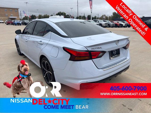 Used 2023 Nissan Altima 2.5 SR w/ SR Premium Package FWD image 3