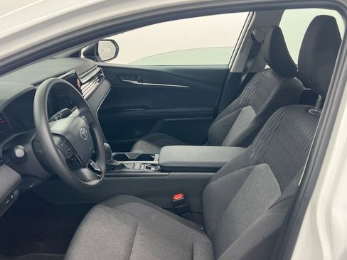 Used 2026 Toyota Camry LE image 7