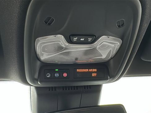 Used 2024 Chevrolet Colorado Trail Boss w/ Technology Package image 25