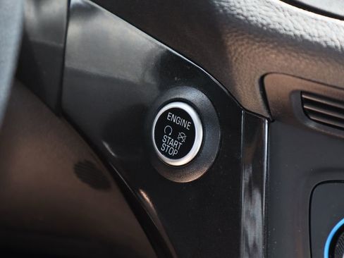 Used 2019 Ford Escape SE FWD image 19