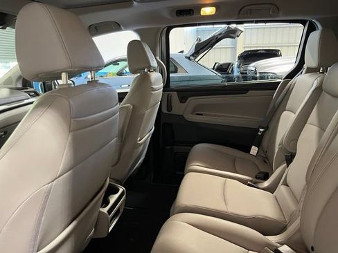 Used 2024 Honda Odyssey Touring image 17