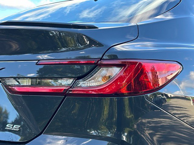 Used 2025 Toyota Camry SE AWD/4WD image 15