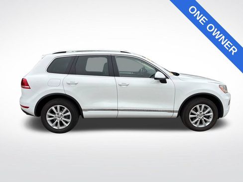 Used 2013 Volkswagen Touareg VR6 AWD/4WD image 2