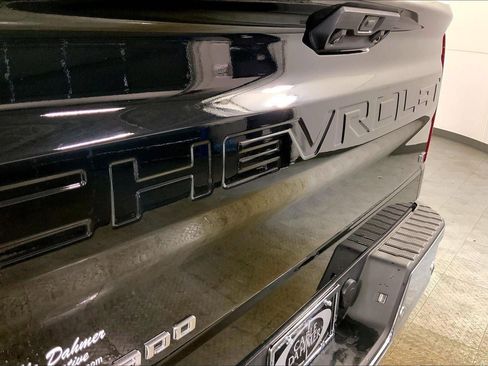Used 2023 Chevrolet Silverado 1500 LT w/ Convenience Package II image 29