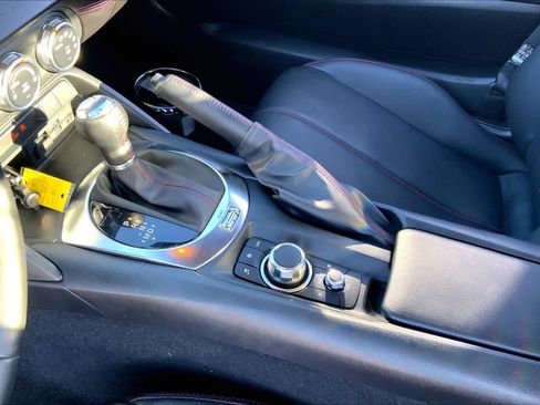 Used 2019 MAZDA MX-5 Miata RF Grand Touring image 13