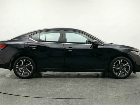 Used 2025 Nissan Sentra SV FWD image 11