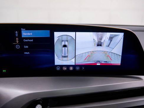 New 2026 Cadillac Vistiq Sport image 27