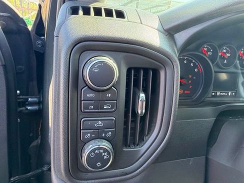 Used 2020 Chevrolet Silverado 1500 Custom w/ Custom Value Package AWD/4WD image 6