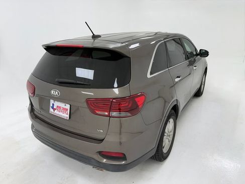 Used 2019 Kia Sorento FWD V6 image 20