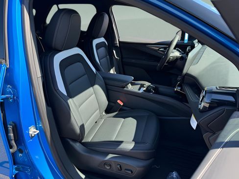 New 2026 Chevrolet Blazer EV LT w/ Super Cruise Package image 11