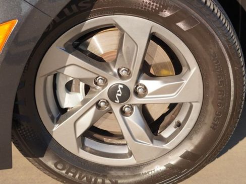 Used 2022 Kia K5 LXS image 10