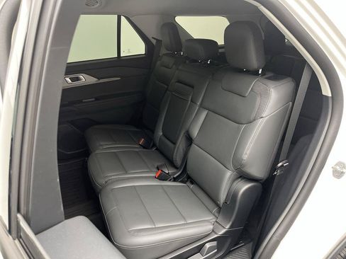 Used 2026 Ford Explorer Active w/ Active Comfort Package AWD/4WD image 11