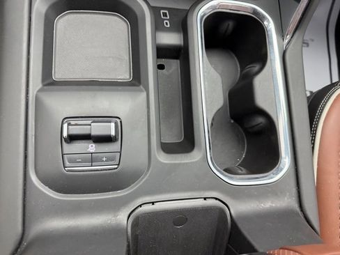 Certified 2025 GMC Sierra 2500 Denali Ultimate image 31