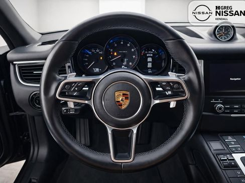 Used 2018 Porsche Macan image 8