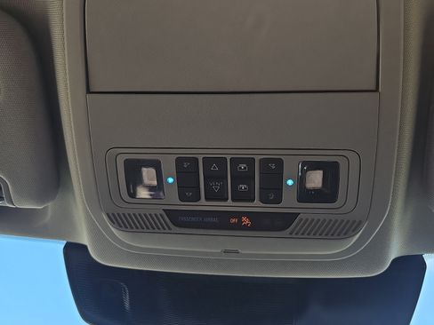 Used 2021 Ford Explorer Limited w/ Equipment Group 301A RWD image 36