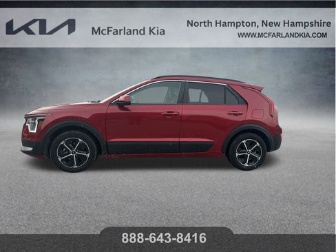 Used 2024 Kia Niro LX image 4