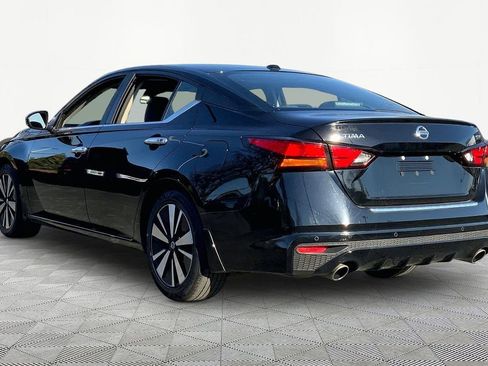 Used 2021 Nissan Altima 2.5 SV w/ SV Premium Package image 4