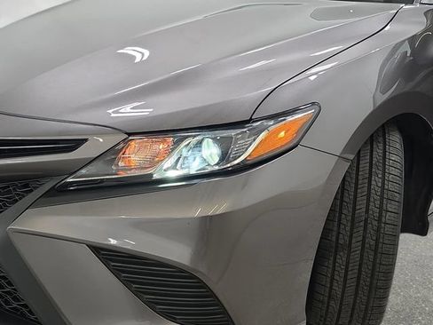 Used 2019 Toyota Camry SE FWD image 31