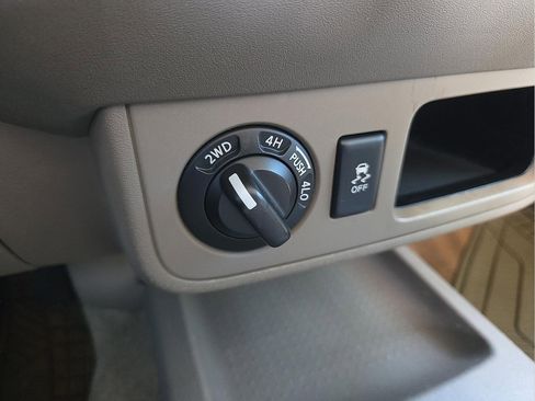 Used 2015 Nissan Frontier SV image 20