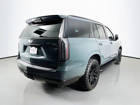 Used 2025 Cadillac Escalade Luxury image 9