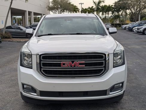 Used 2019 GMC Yukon SLT image 2