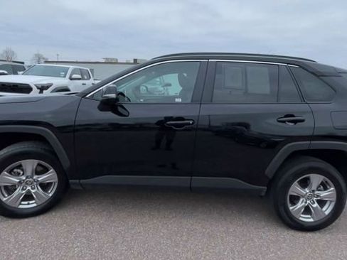 Used 2025 Toyota RAV4 XLE image 5