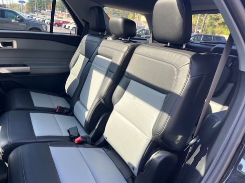 Used 2023 Ford Explorer XLT w/ Equipment Group 202A image 13