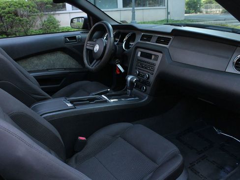 Used 2012 Ford Mustang Convertible w/ Security Pkg RWD image 21