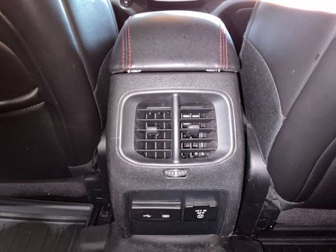Used 2019 Jeep Cherokee Trailhawk AWD/4WD image 23