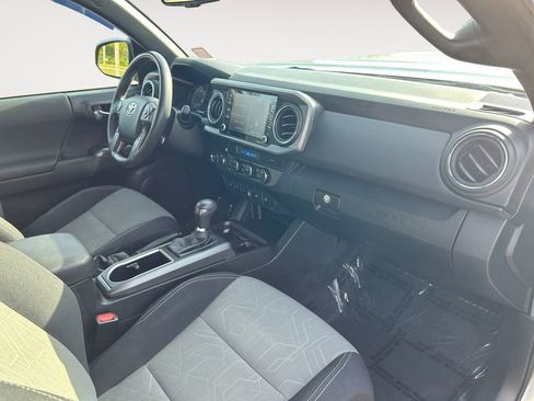Used 2022 Toyota Tacoma SR5 AWD/4WD image 26