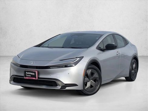 Used 2023 Toyota Prius Prime SE image 1