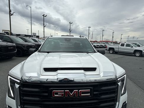 New 2024 GMC Sierra 2500 Pro w/ Convenience Package image 17