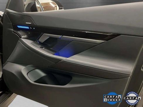 Used 2025 BMW 530i xDrive image 69