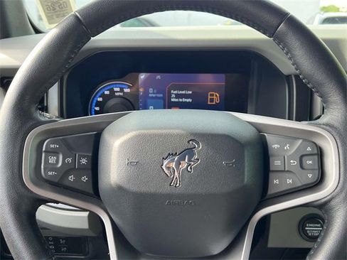 Used 2021 Ford Bronco Badlands image 28