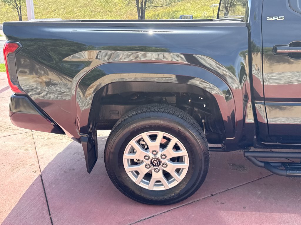 Used 2026 Toyota Tacoma SR5 AWD/4WD image 32