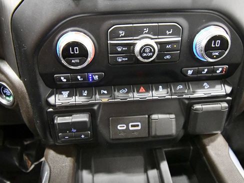 Used 2020 GMC Sierra 2500 Denali w/ Denali Ultimate Package AWD/4WD image 27