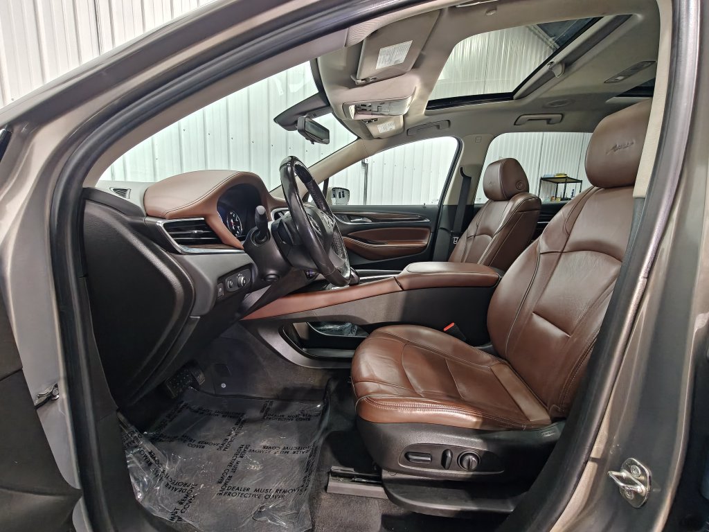 Used 2018 Buick Enclave Avenir w/ Avenir Technology Package AWD/4WD image 30
