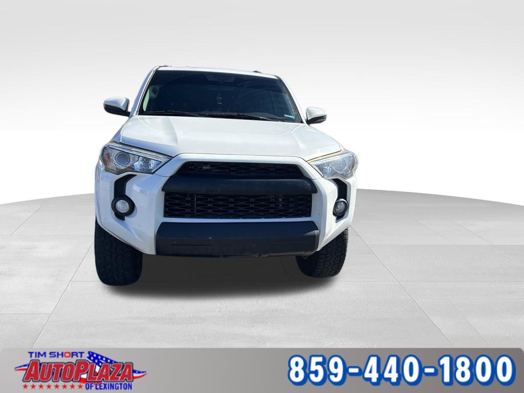 Used 2018 Toyota 4Runner SR5 AWD/4WD image 8
