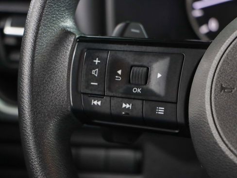 Used 2023 Nissan Rogue SV image 13