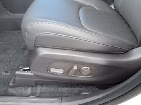 New 2026 Kia Carnival EX image 12