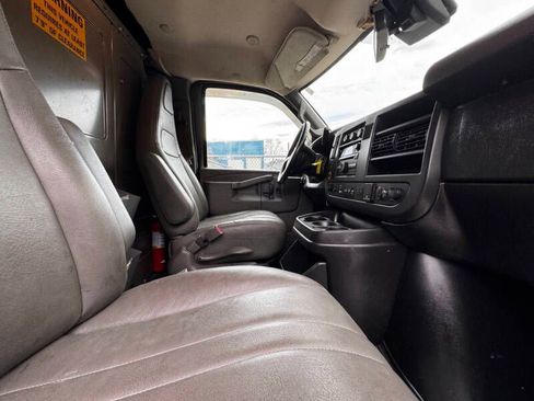 Used 2019 Chevrolet Express 2500 w/ Driver Convenience Package RWD image 10