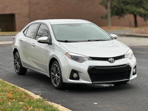 Used 2015 Toyota Corolla S FWD image 3